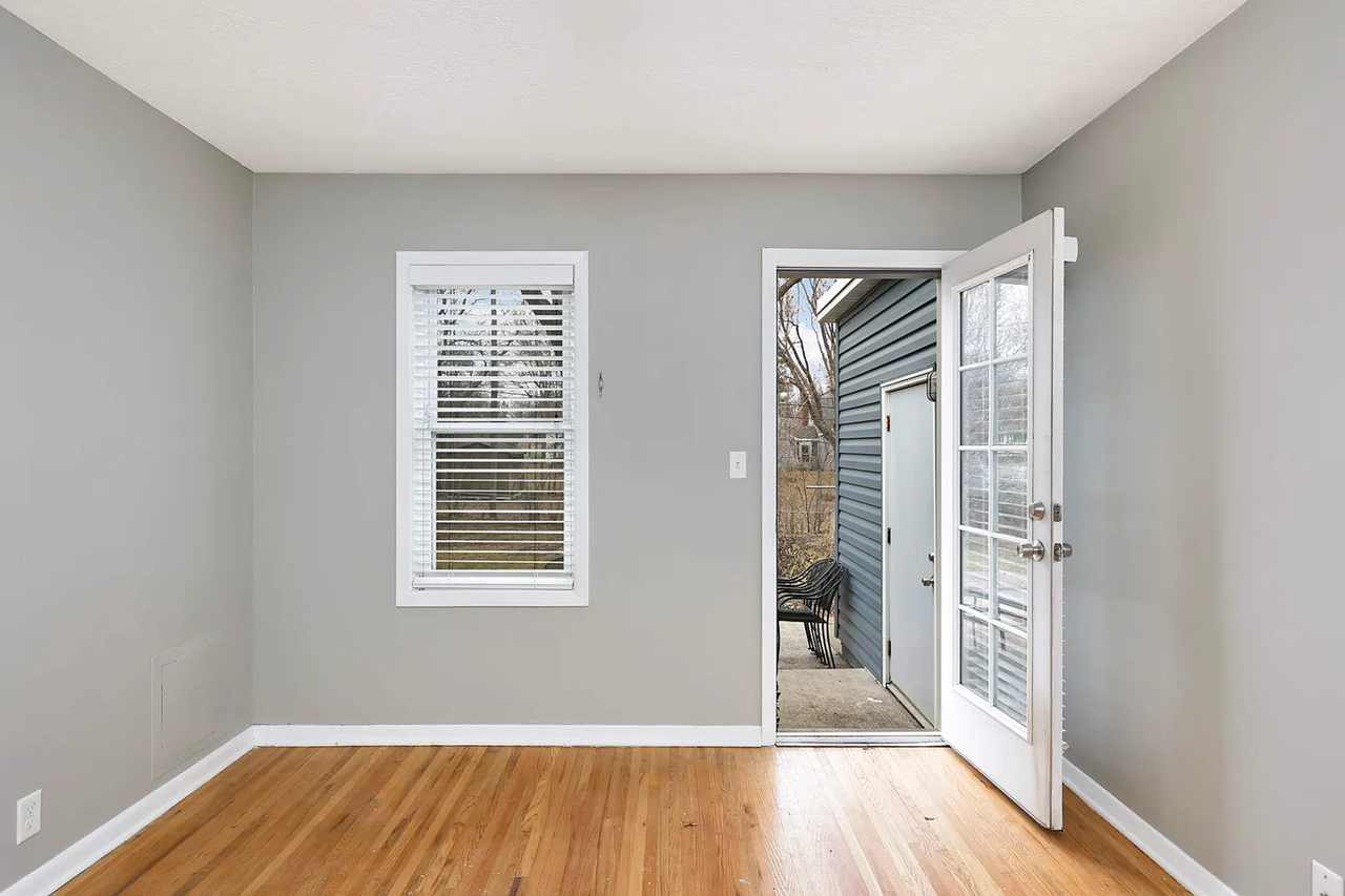 6024 W 35th St - Photo 6 of 15