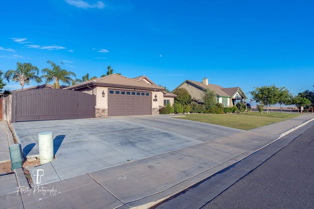 3707 Daytona Dr - Photo 5 of 39