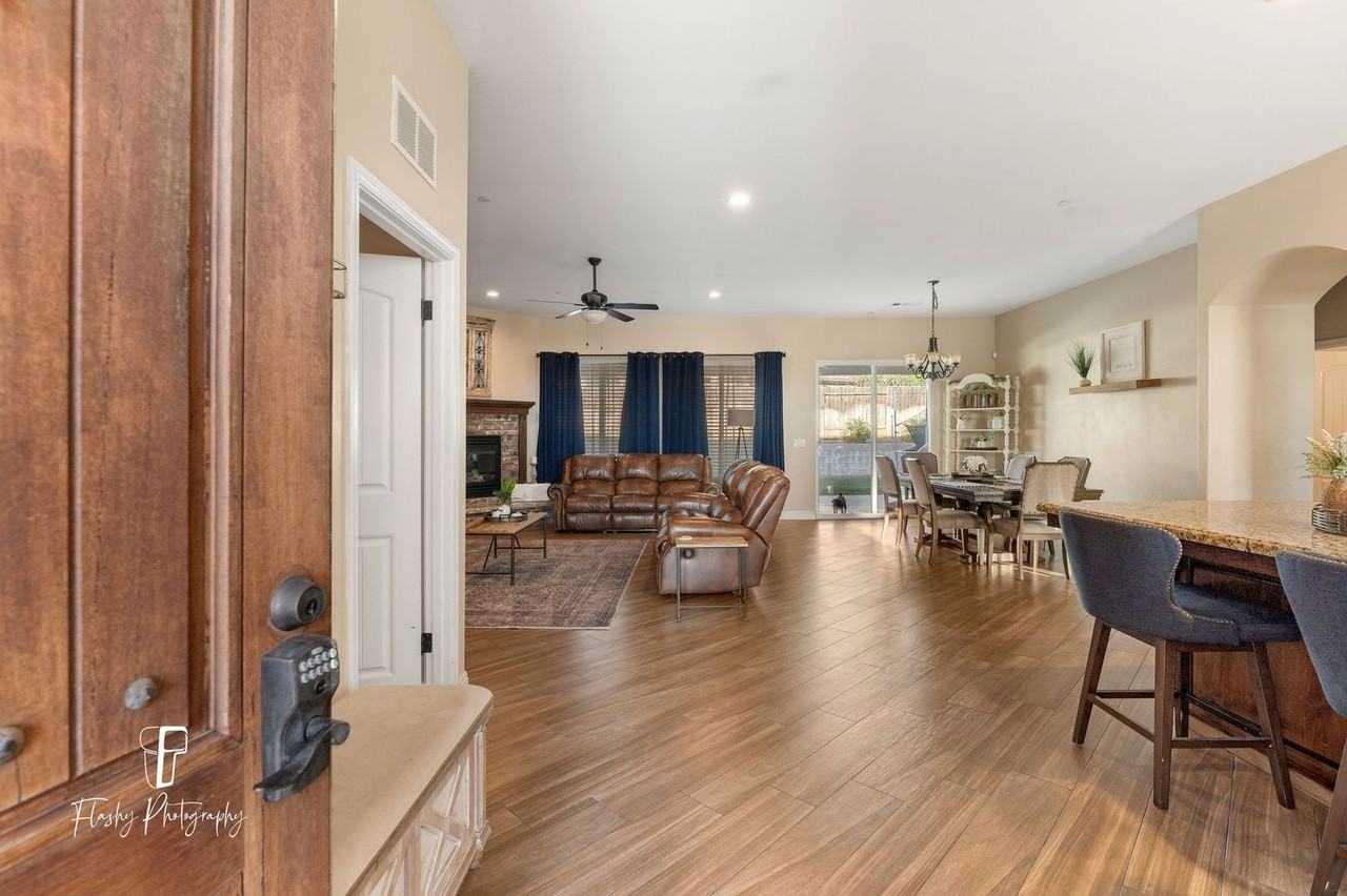 3707 Daytona Dr - Photo 6 of 39