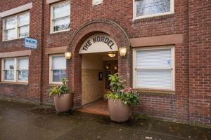 featured image of 2166 Nw Irving St