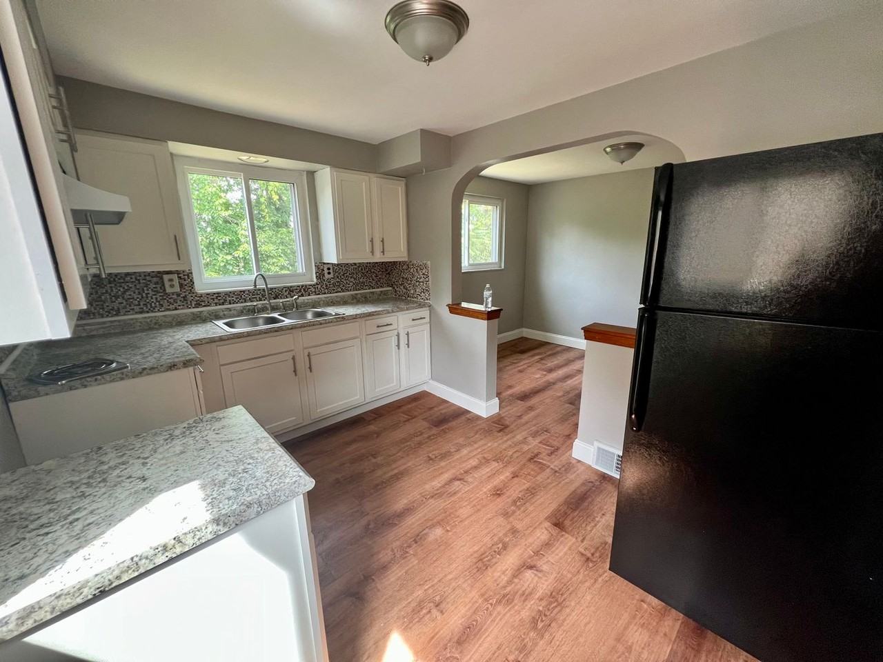 1320 Preston St - Photo 3 of 24