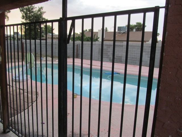 860 E Hampton Ave - Photo 2 of 15