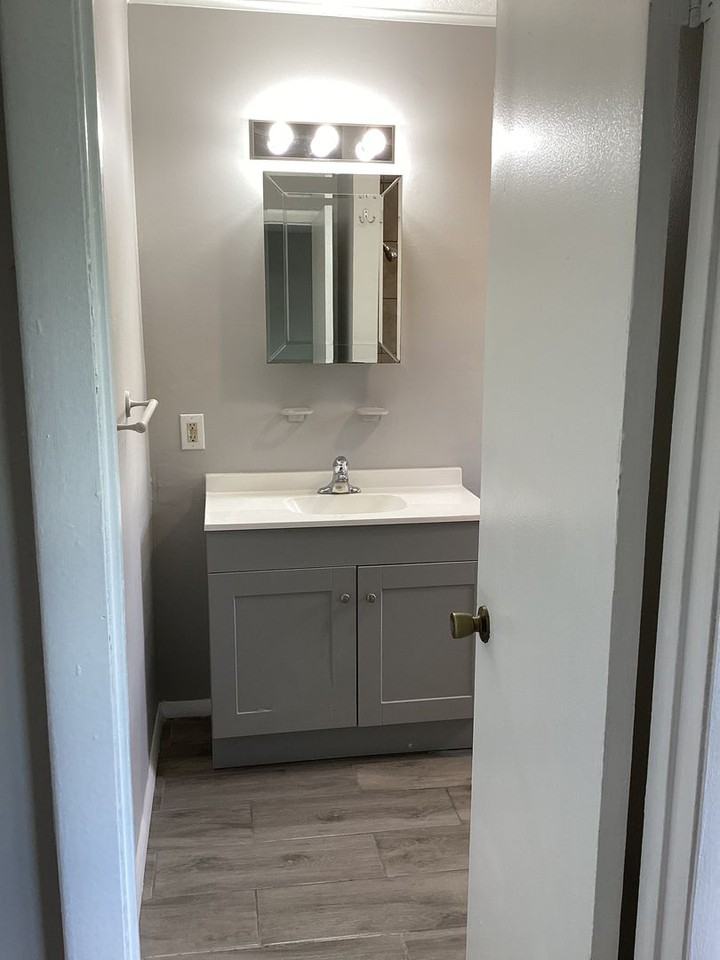 724 Cedar Street - Photo 3 of 19