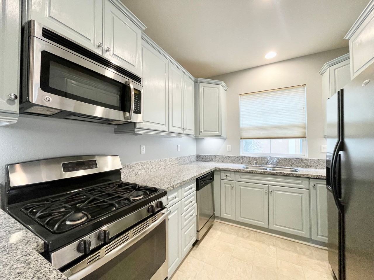617 Calle Vibrante - Photo 2 of 28