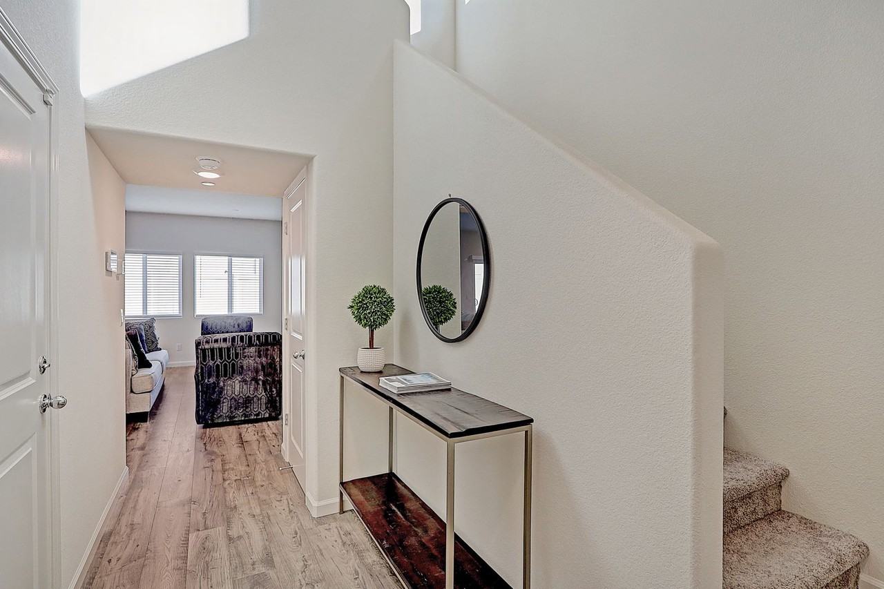 3834 Berrybridge St - Photo 4 of 43