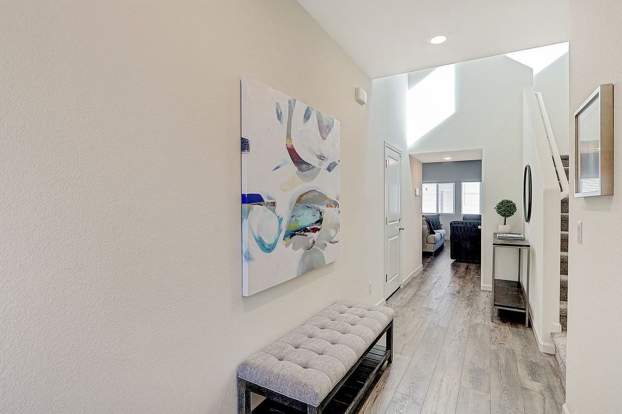 3834 Berrybridge St - Photo 5 of 43