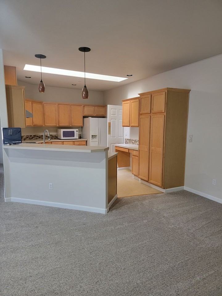 1429 Heath Ct - Photo 7 of 20