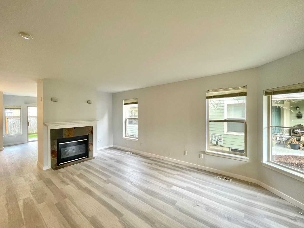 16016 Ne 93rd Way - Photo 3 of 24