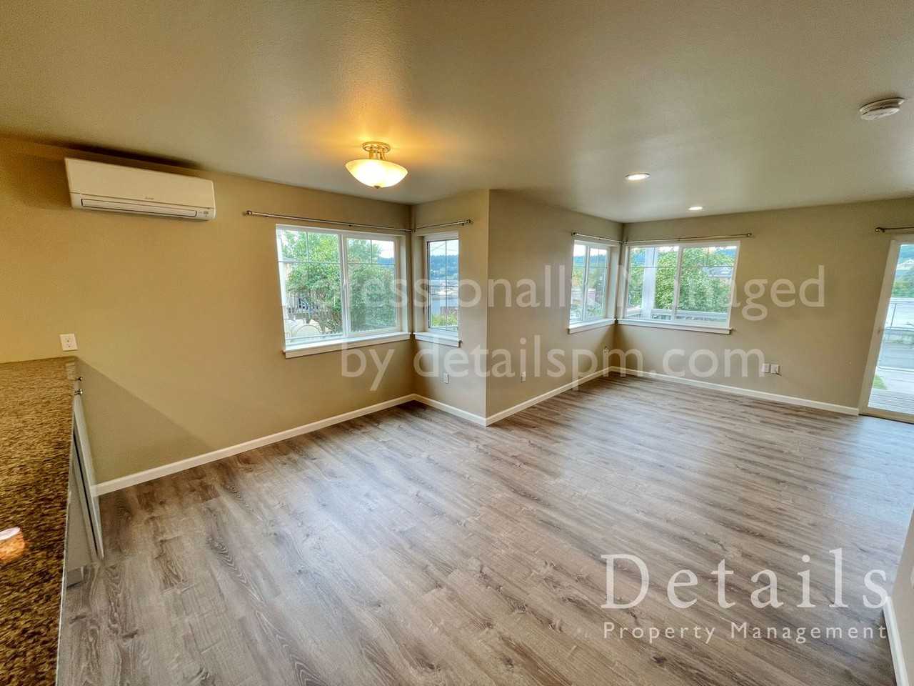 19157 3rd Ave Ne #A - Photo 3 of 21
