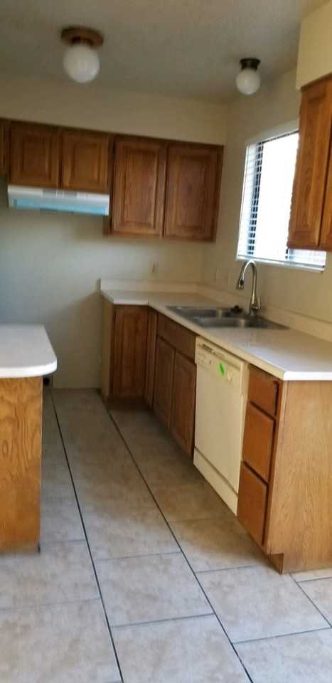 525 S 1100 E #4 - Photo 5 of 24