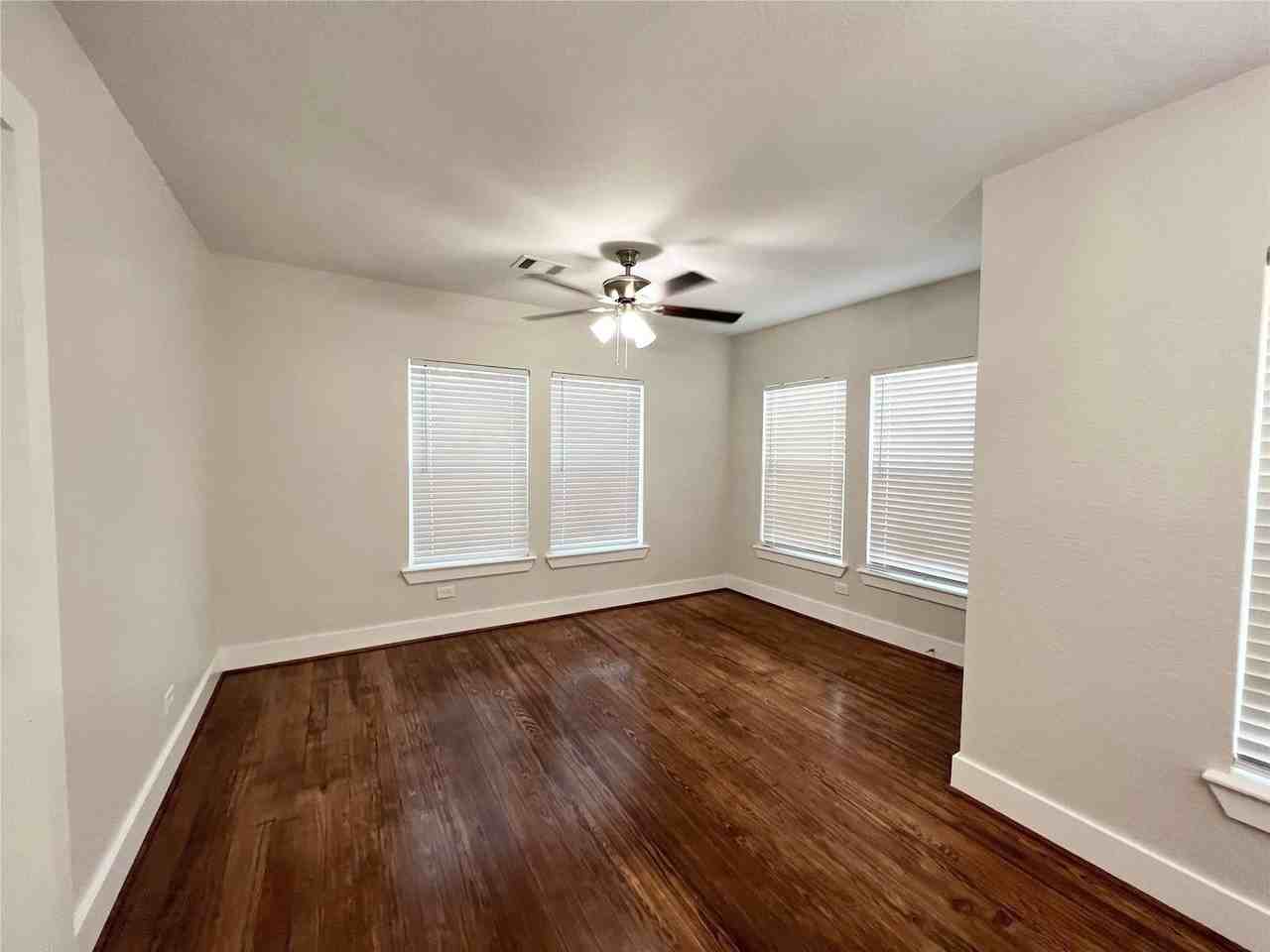 624 E Magnolia St - Photo 2 of 13