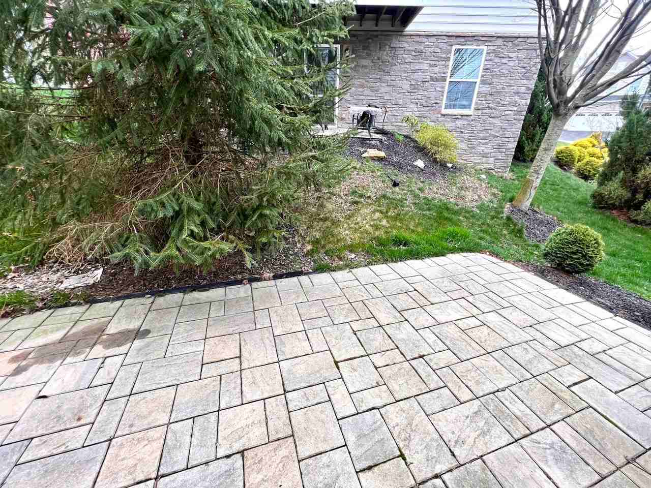 796 Village Club Dr - Photo 2 of 33