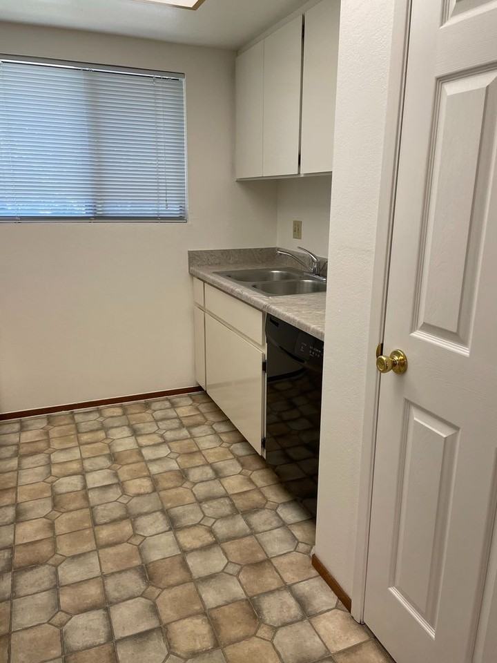 2545 Vallejo St - Photo 3 of 9