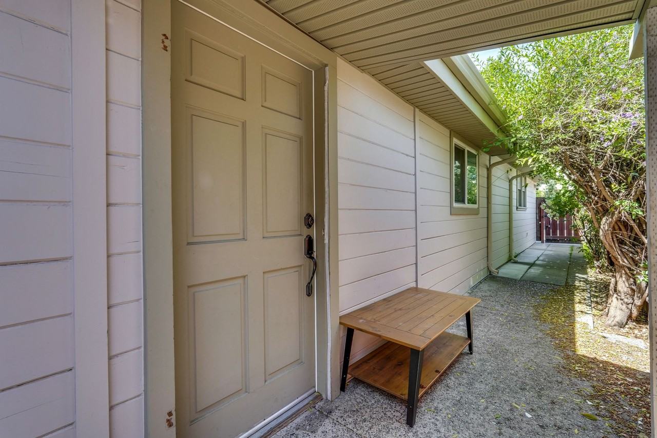 398 Harrison Ave - Photo 3 of 23