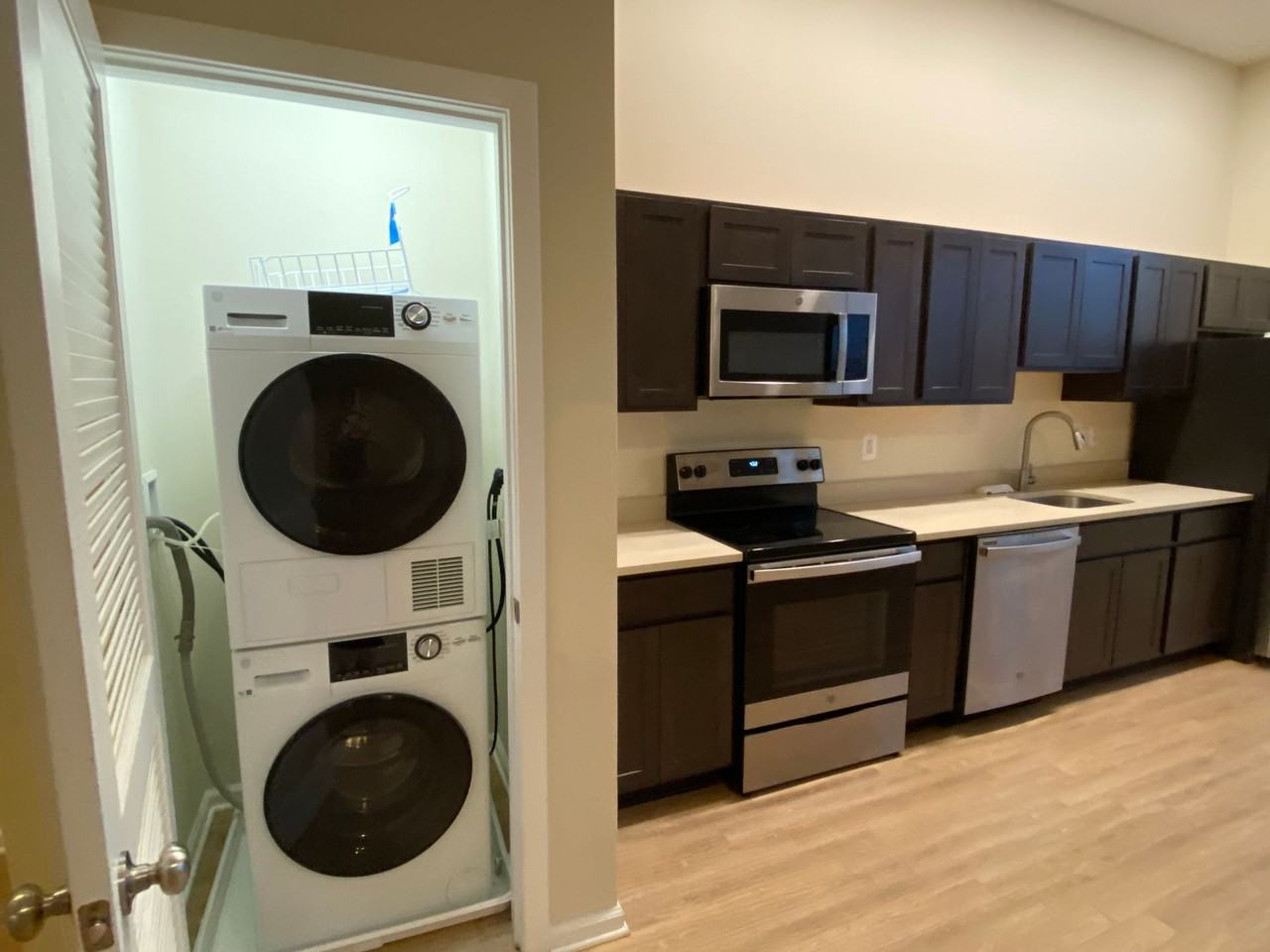 417 N Howard St - Photo 6 of 18