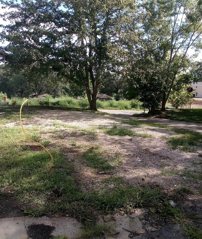 201 Graham St - Photo 4 of 4