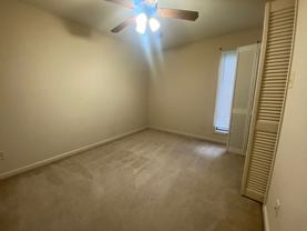 425 Steele Ave - Photo 1 of 1
