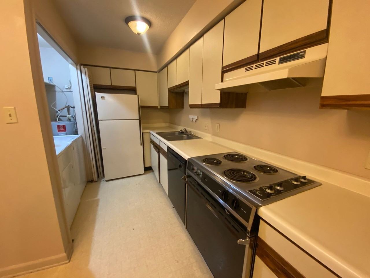 425 Steele Ave - Photo 4 of 6