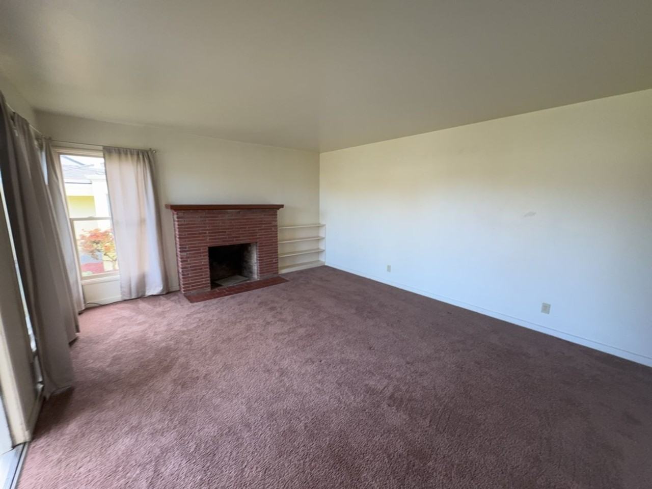 1336 B St - Photo 2 of 9