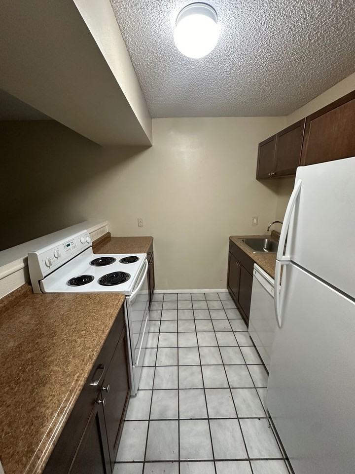 2707 Valmont Road - Photo 5 of 6