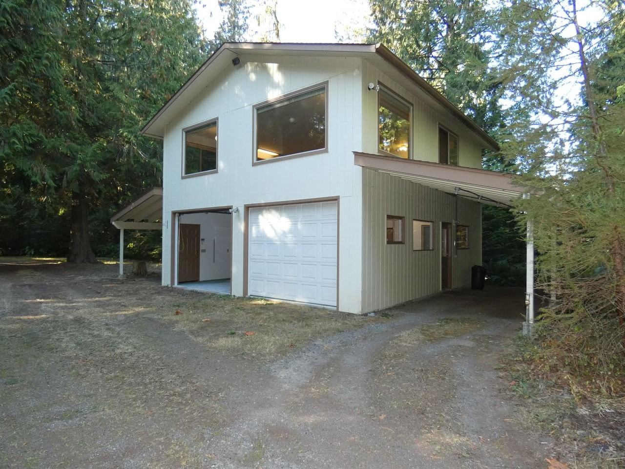 1596 Mount Pleasant Rd - Photo 2 of 19