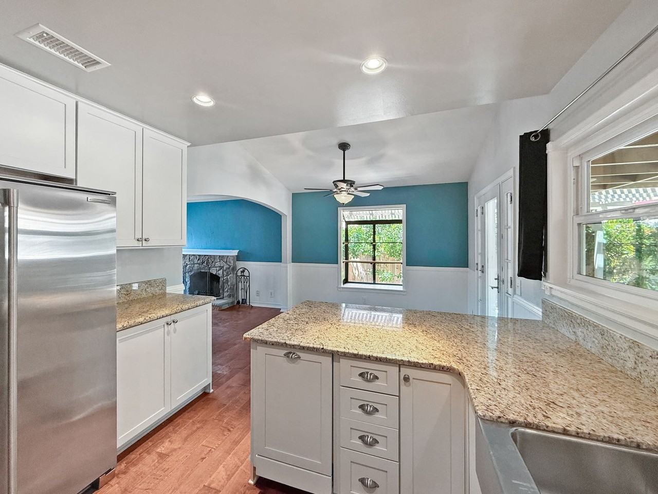 1934 Donahue Dr - Photo 6 of 25