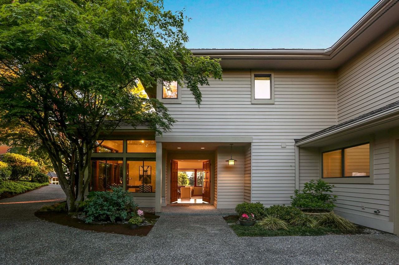 9636 Ne 30th Pl - Photo 3 of 40