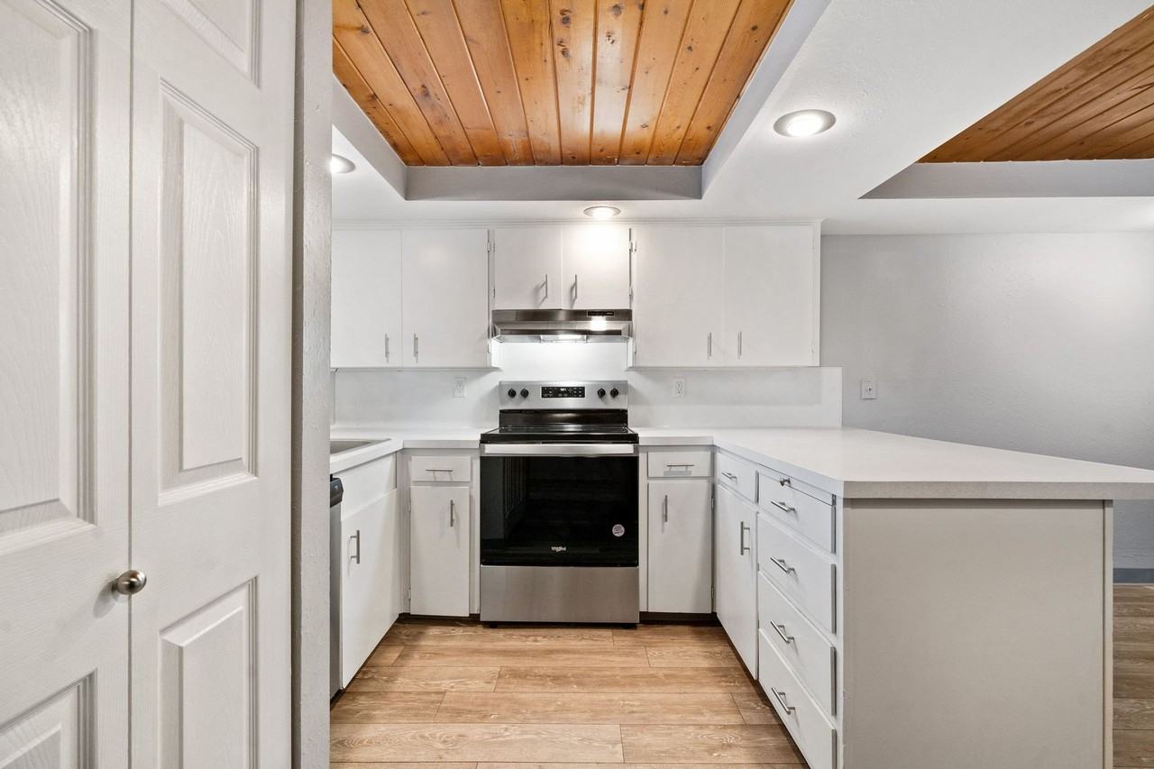 Chalet Villa Apartments - Photo 3 of 50