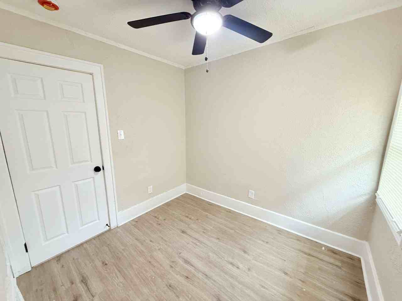 15811 Trinity Street - Photo 4 of 8