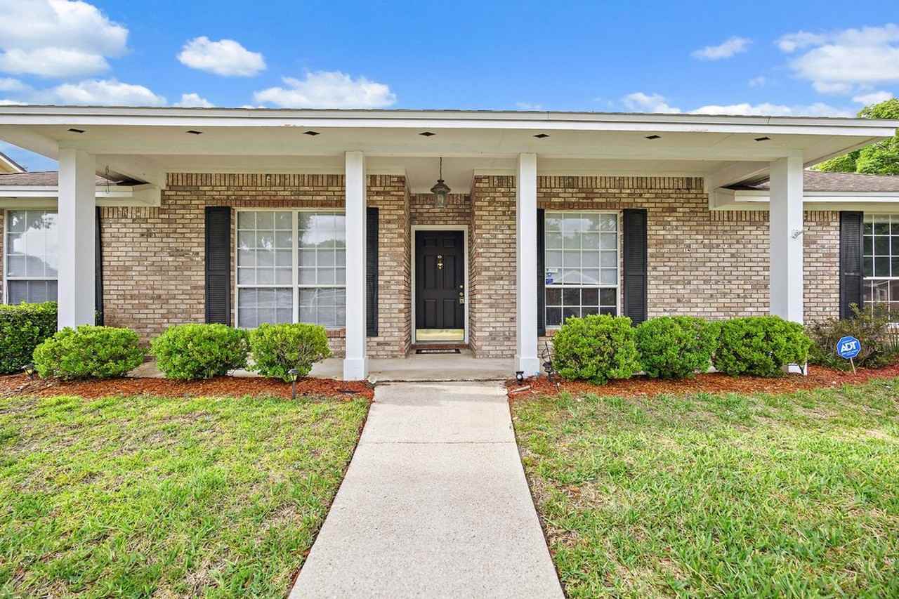 4325 Spoon Hollow Ln - Photo 2 of 23