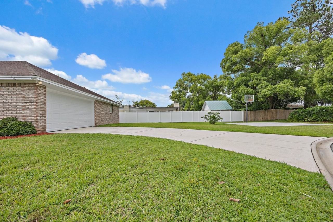 4325 Spoon Hollow Ln - Photo 3 of 23