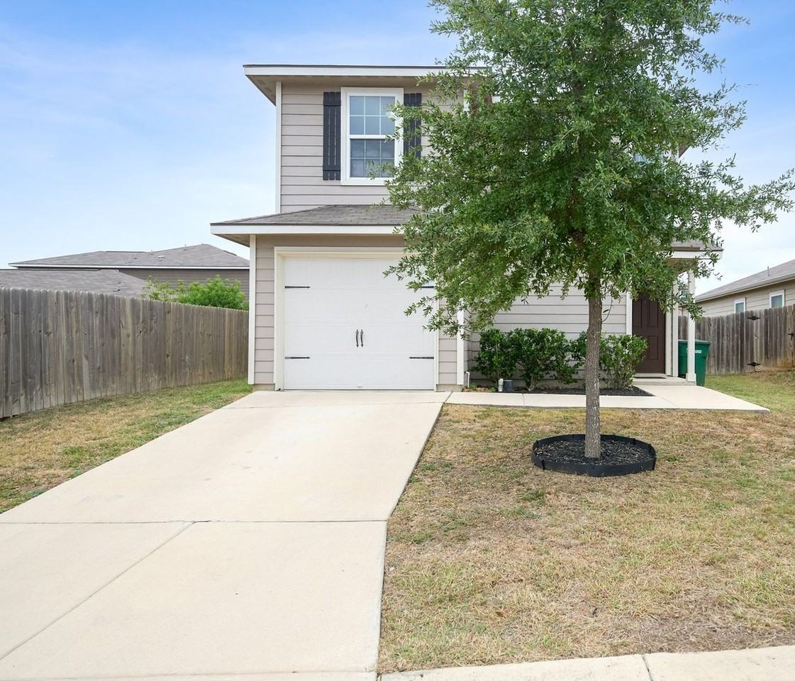 6211 Baywood Crst - Photo 2 of 29