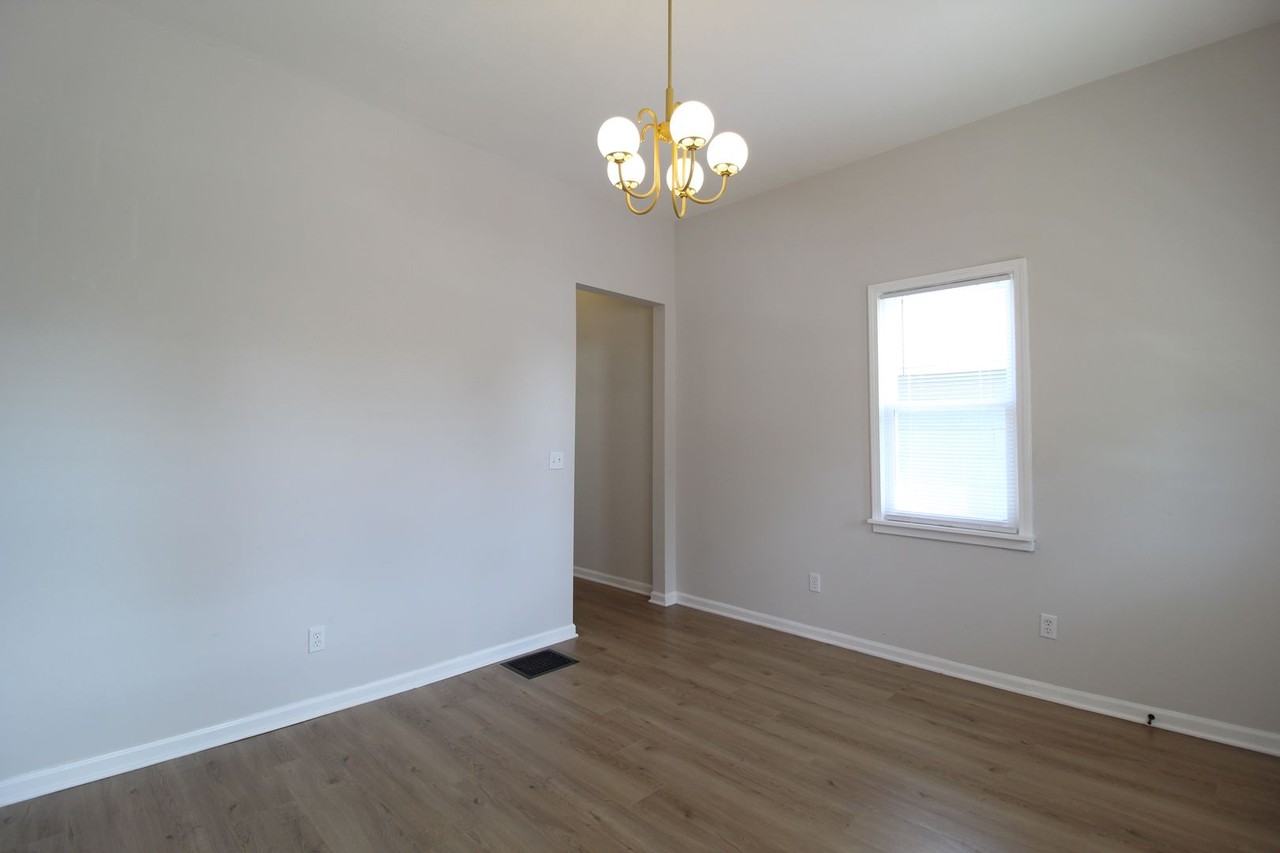 415 N Thompson St - Photo 4 of 14
