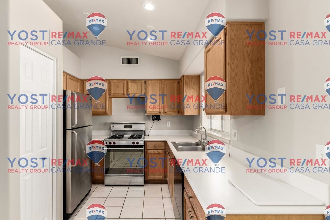 9154 W Century Dr - Photo 3 of 13