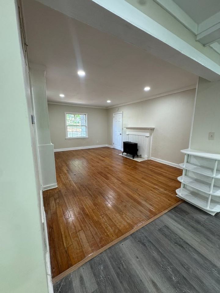 2818 Mallory St - Photo 3 of 16