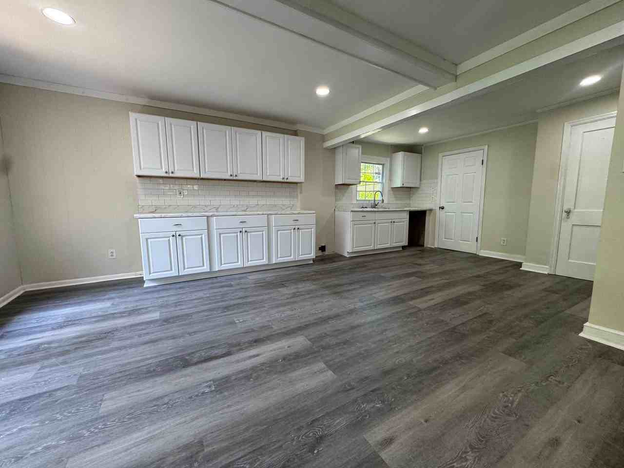 2818 Mallory St - Photo 5 of 16