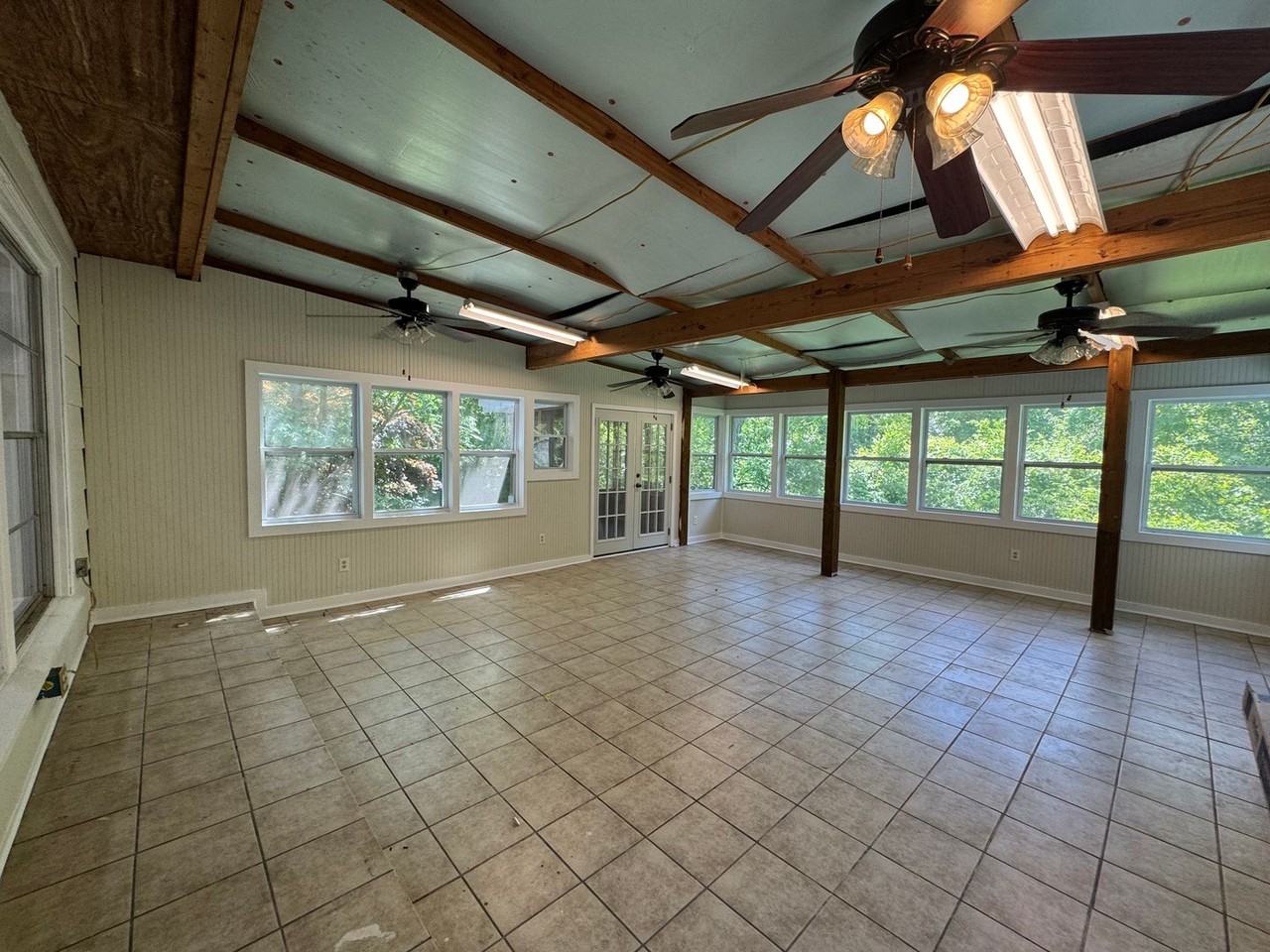 2818 Mallory St - Photo 7 of 16