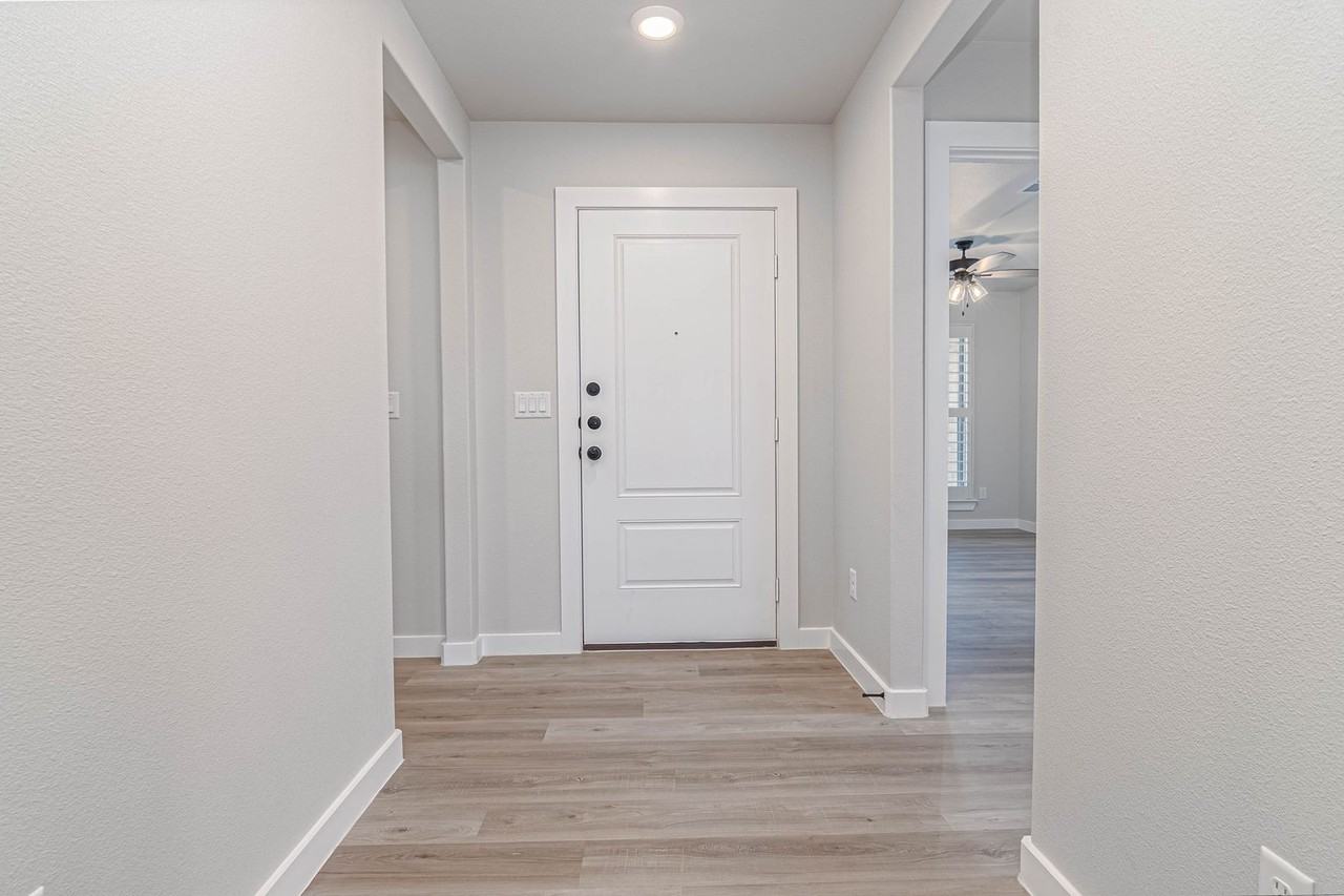 6004 Kingsville St - Photo 3 of 28