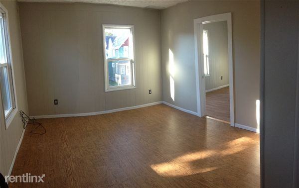 150 W Superior St - Photo 3 of 8