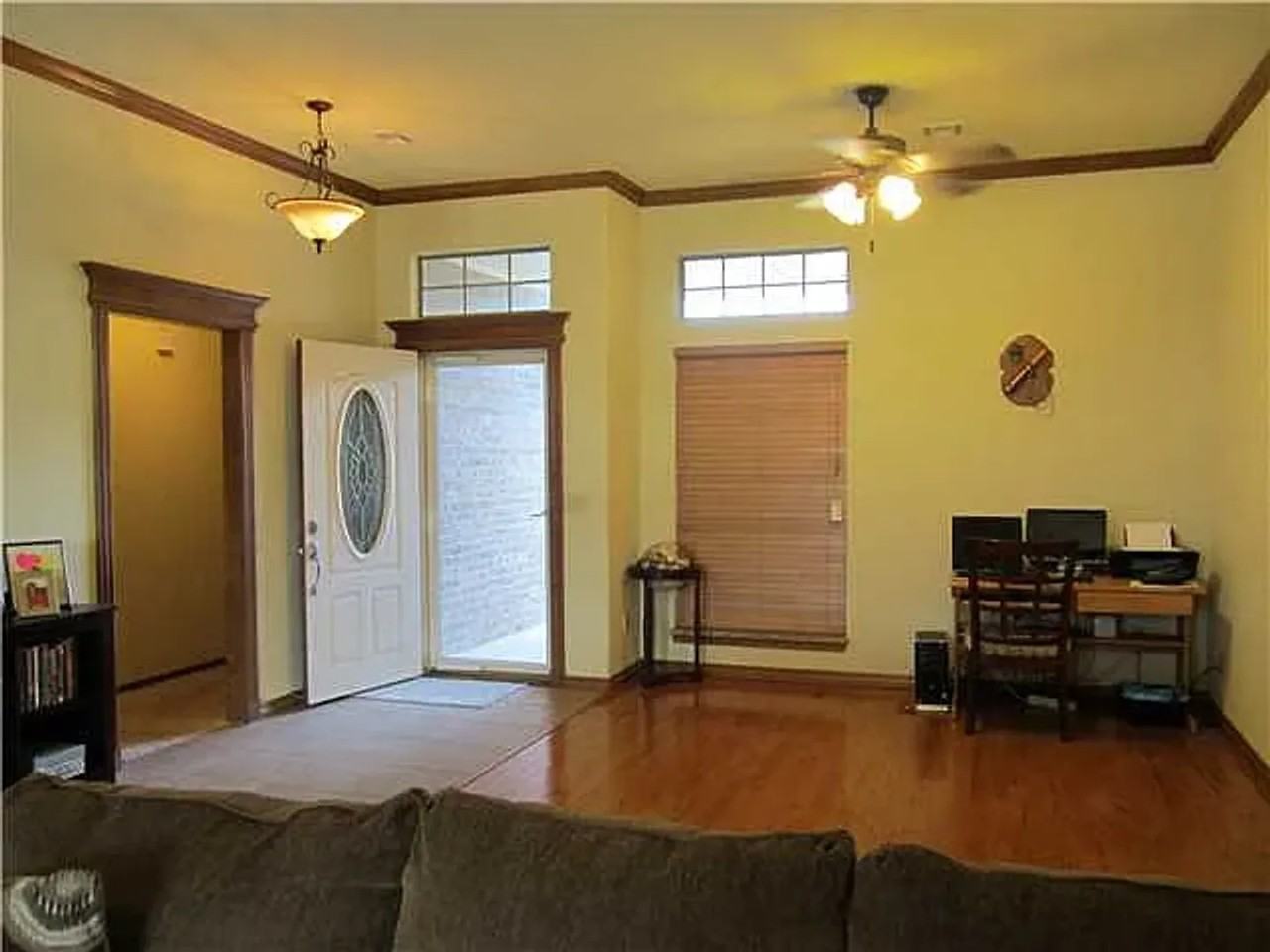 9025 Nw 92nd St - Photo 3 of 21