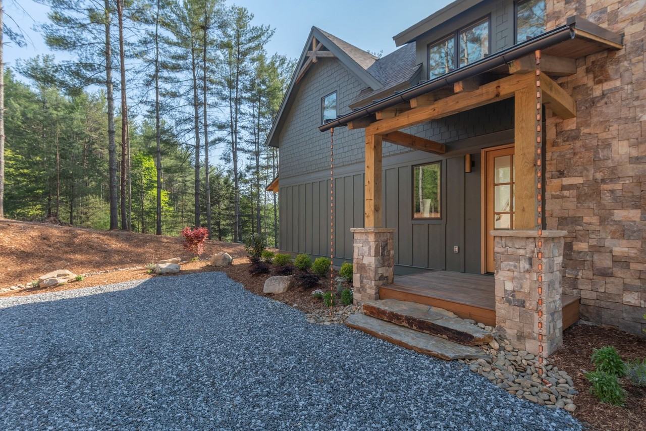 92 Rusty Hook Dr - Photo 2 of 48