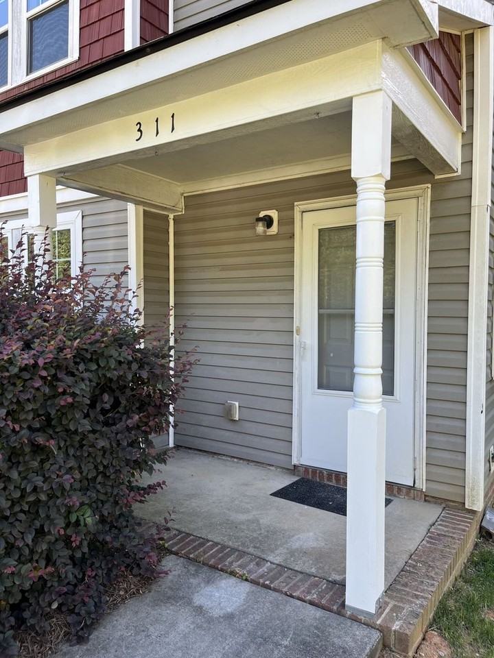 311 Drury Dr - Photo 2 of 30