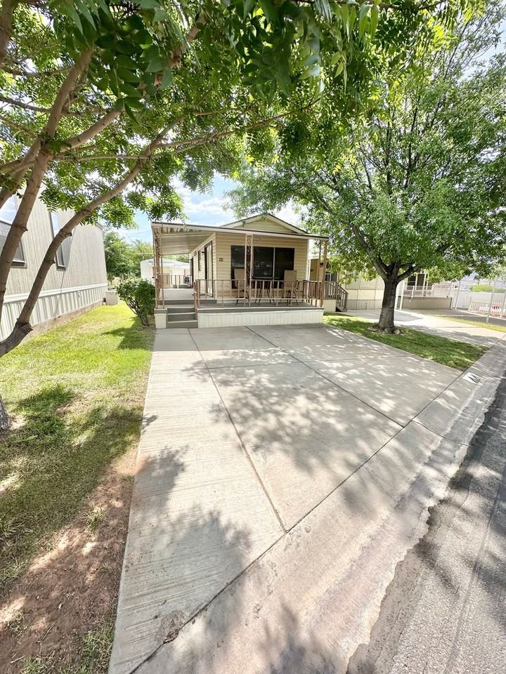 1150 W Red Hills Pkwy #44 - Photo 2 of 15