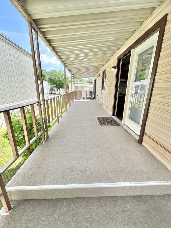 1150 W Red Hills Pkwy #44 - Photo 5 of 15