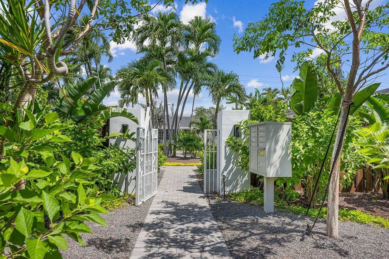 2021 Plunkett St. - Photo 4 of 5