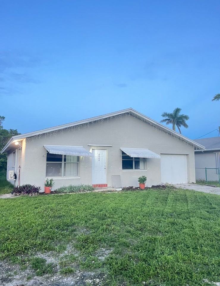 6040 N Dixie Hwy - Photo 4 of 9