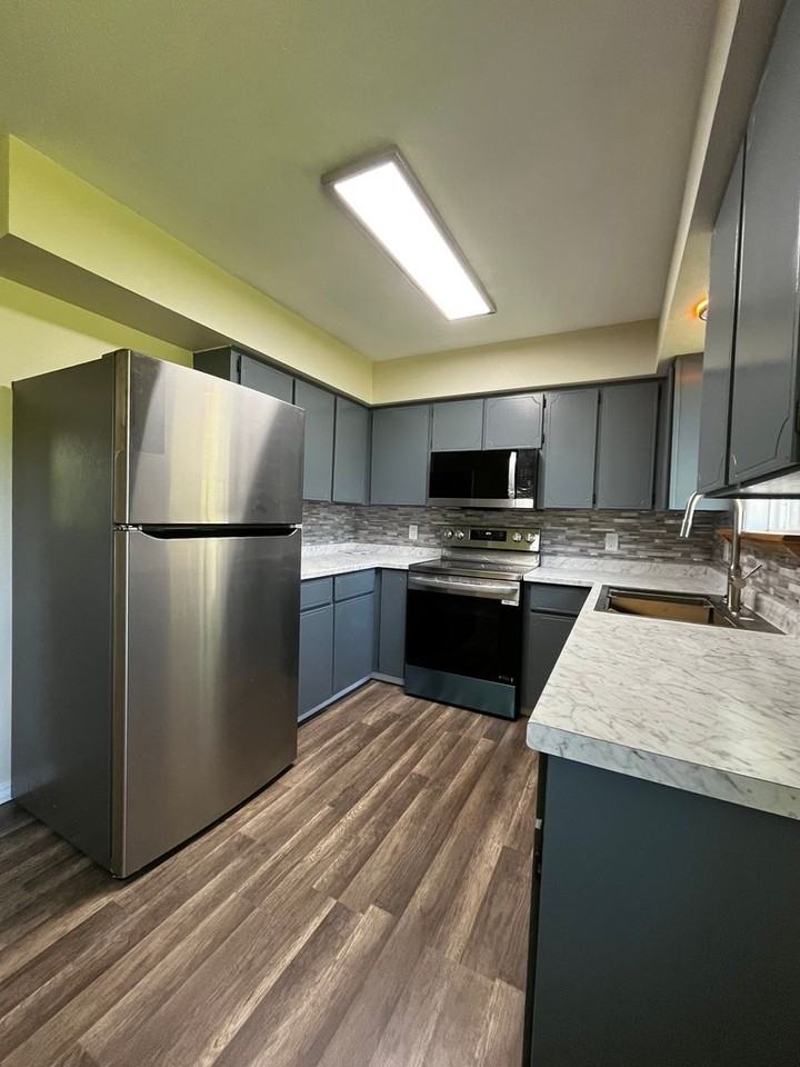 505 Lower Rio Vista St - Photo 2 of 7