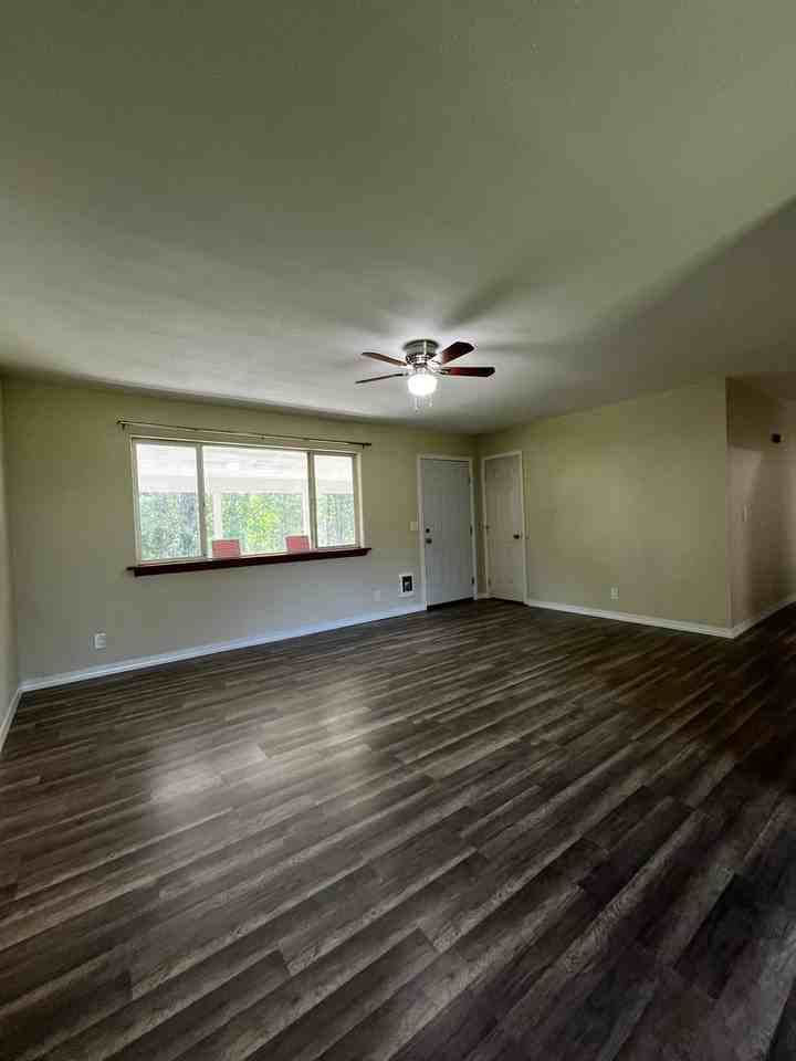 505 Lower Rio Vista St - Photo 3 of 7