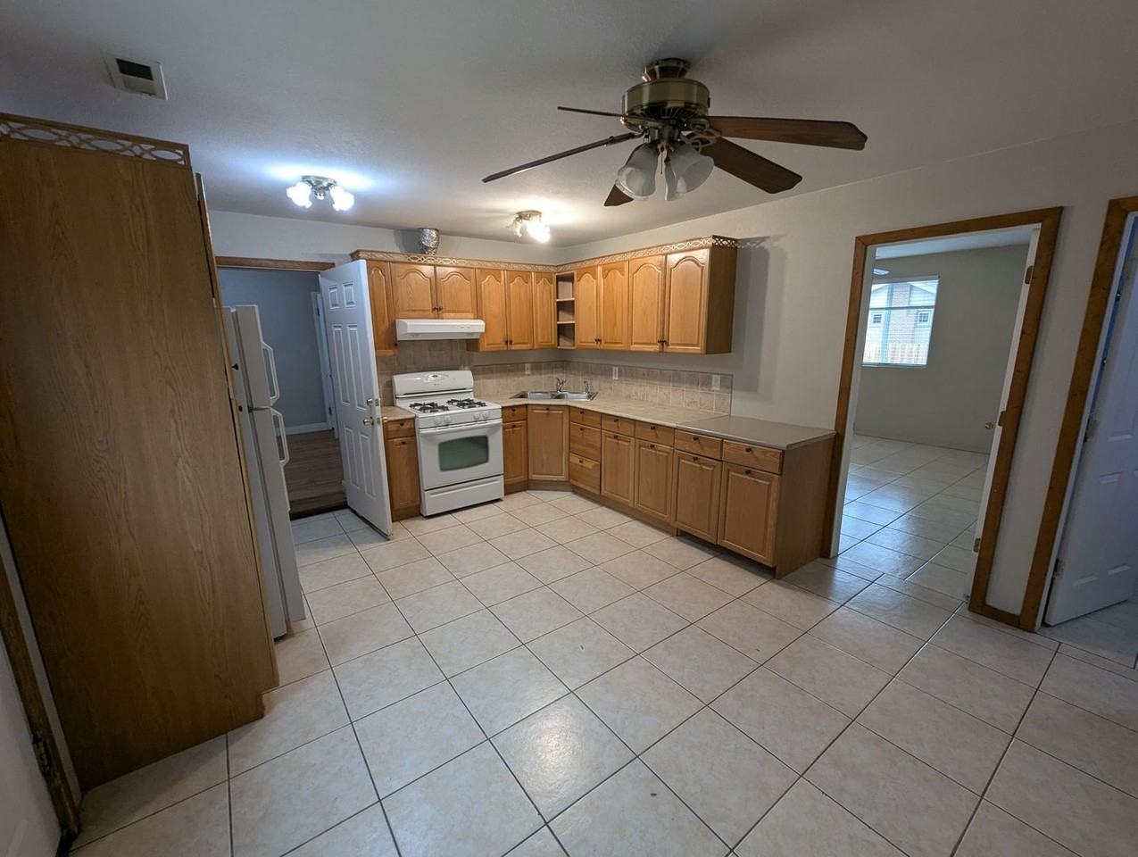 4888 Elm Ct - Photo 3 of 17