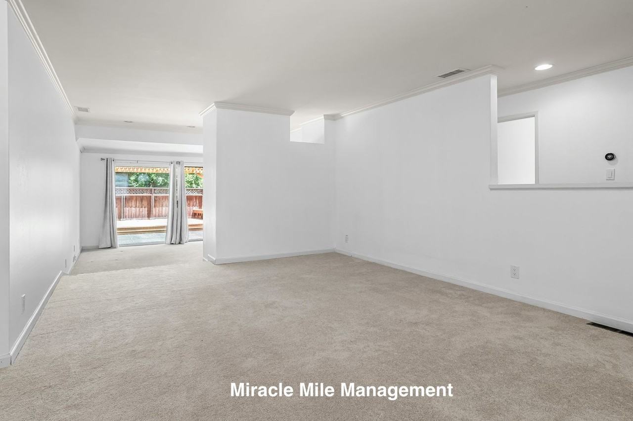 2558 Las Gallinas Ave - Photo 2 of 18